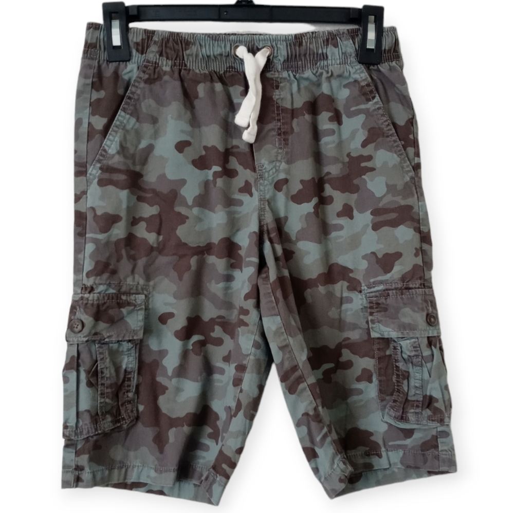CAT & JACK BOYS' PULL ON CARGO SHORTS. SIZE L(12/14). COLOR GREEN CAMO.